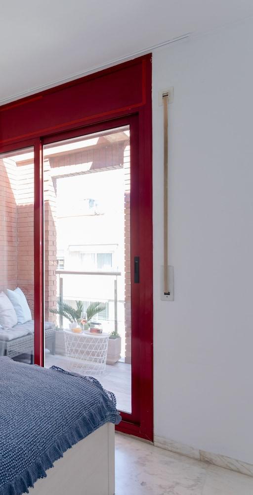 Unique Rentals - Stylish Seafront Duplex Барселона Экстерьер фото